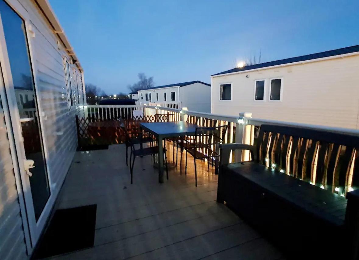 15 Kestrel Close Hot Tub Retreat Tattershall Extérieur photo